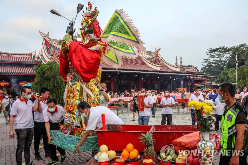 INDONESIA HUNGRY GHOST FESTIVAL