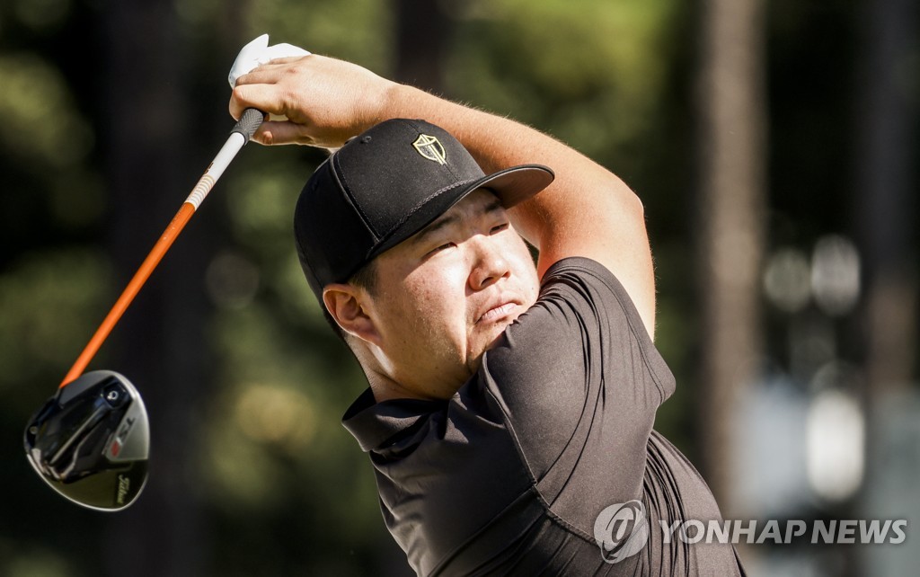 In this EPA photo, Im Sung-jae of South Korea tees off on the seventh hole during a practice round for the Presidents Cup at Quail Hollow Club in Charlotte, North Carolina, on Sept. 20, 2022. (Yonhap)