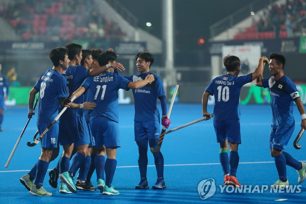 일본과 경기에서 득점 후 기뻐하는 한국 선수들. 