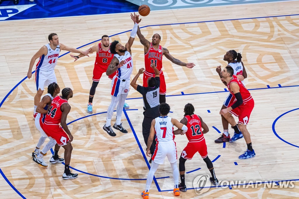 시카고와 디트로이트의 NBA 정규시즌 경기.