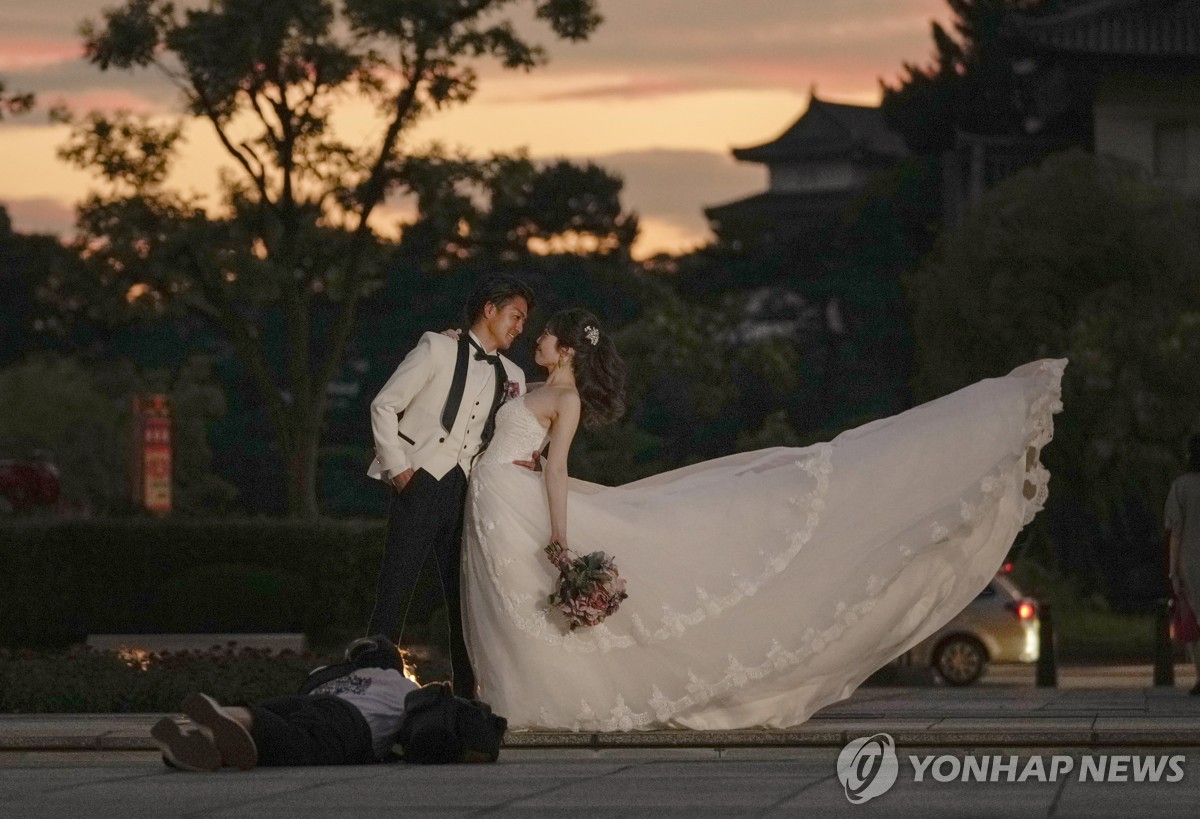 日언론, '韓男-日女' 결혼 증가 조명…"한류·소득차 …