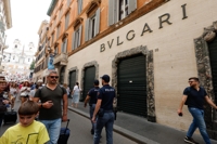 로마 스페인 계단 앞 불가리 본점 털려…바닥 뚫고 침입