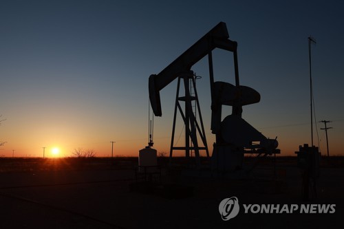 트럼프 대러 휴전 시한 압박에 급등…WTI 2.4%↑