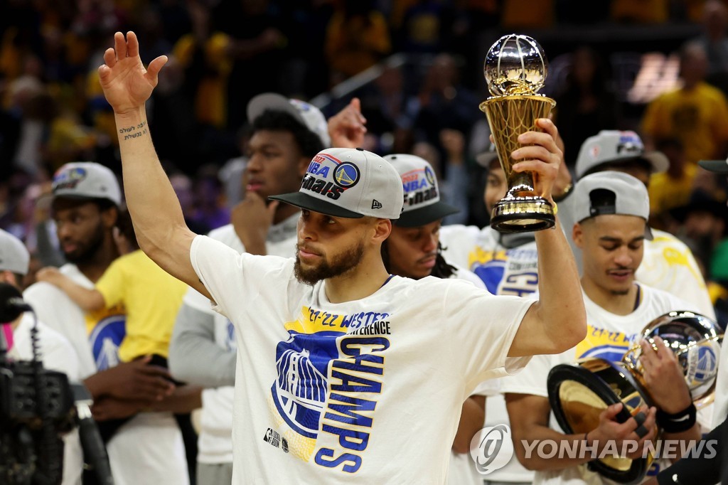 서부 콘퍼런스 결승 MVP 수상자 스테픈 커리