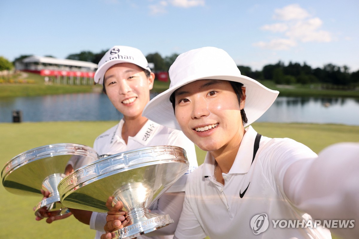 임진희(왼쪽)와 이소미