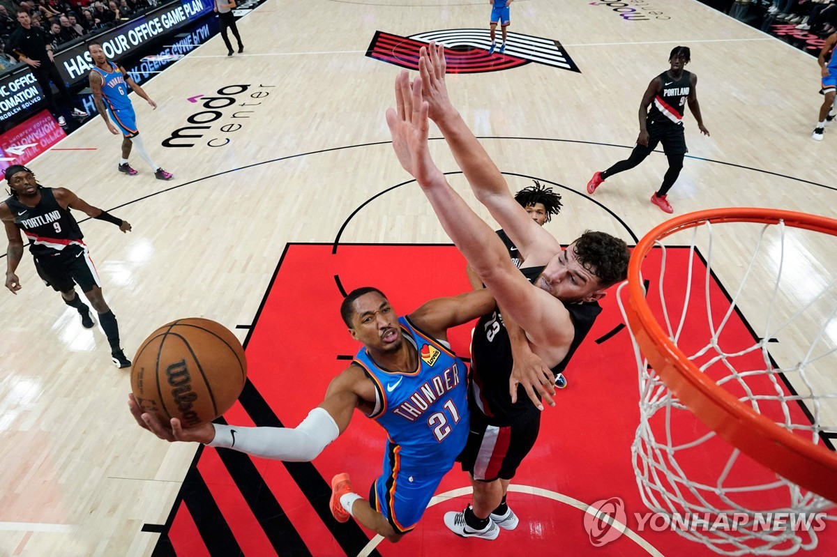 휴스턴 로케츠와 멤피스 그리즐리스 경기 장면