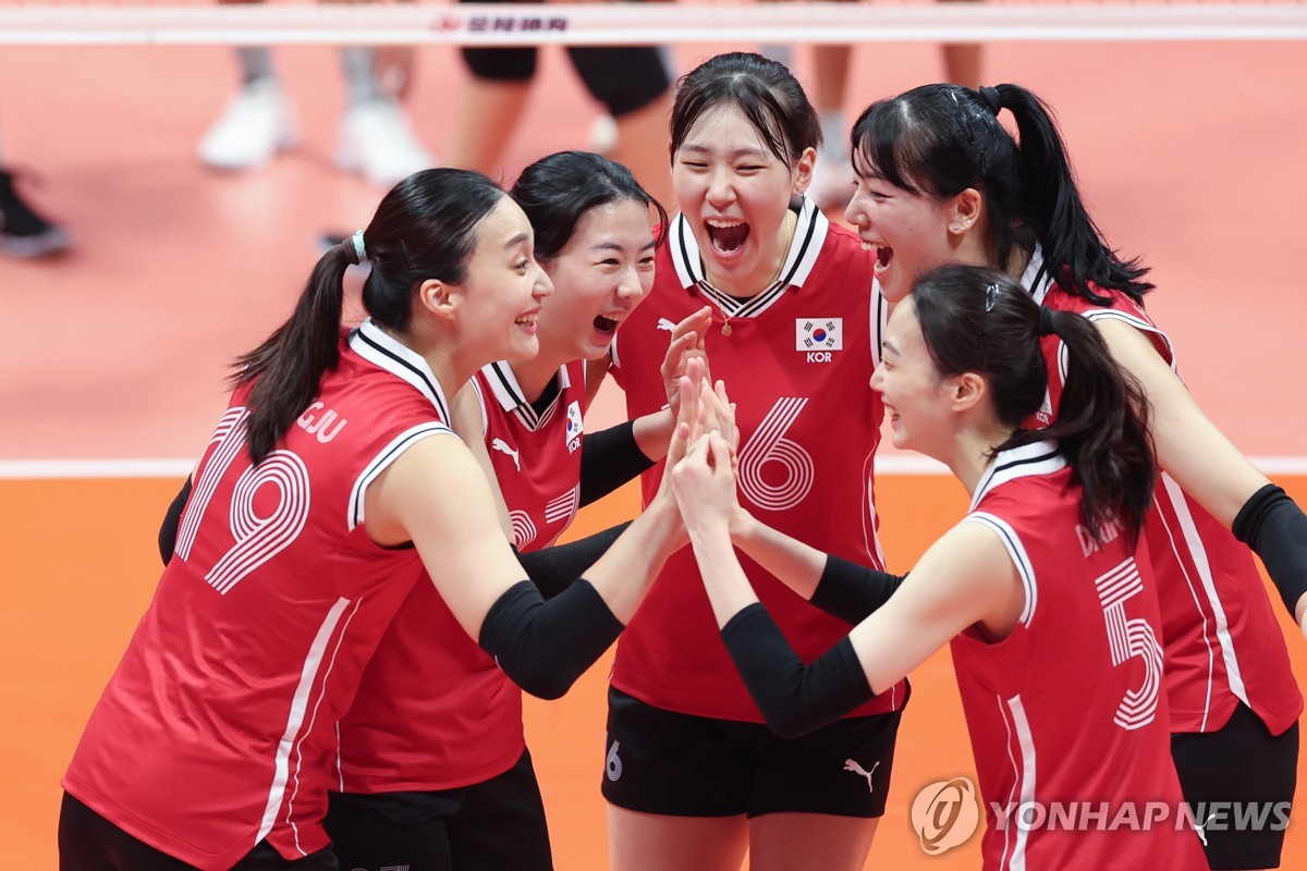 파이팅 외치는 한국 여자배구대표팀
