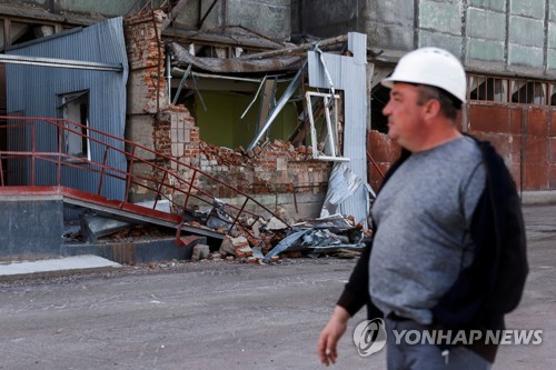러시아군의 폭격으로 파괴된 우크라이나의 밀가루 공장