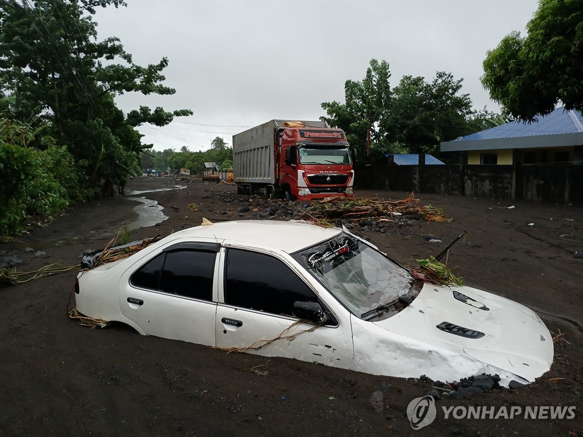 필리핀, 열대성 폭풍 '트라미'로 곳곳 홍수…"14여명 사망"