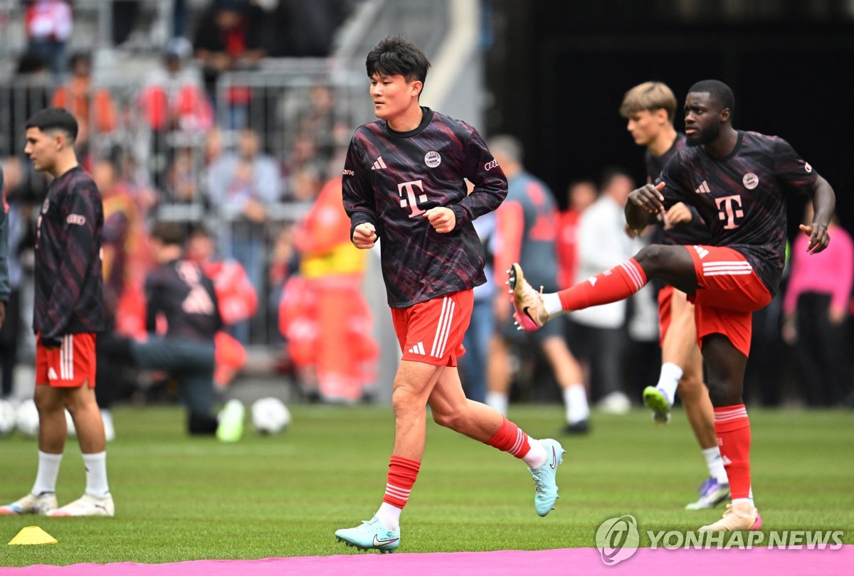 김민재의 리옹과 친선경기 준비 장면