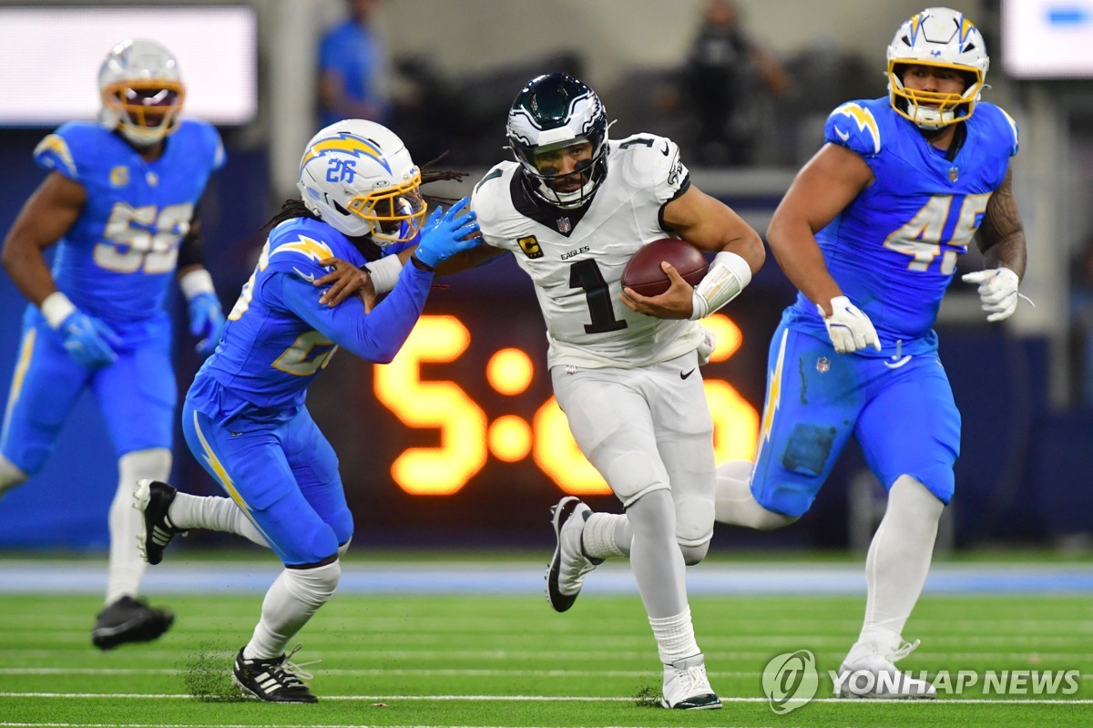 원숭이도 나무에서 떨어지네…슈퍼볼 MVP 허츠 '굴욕 플레이'