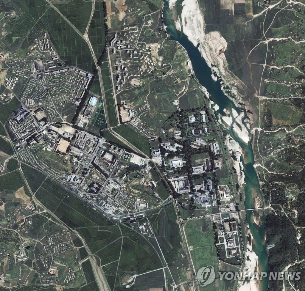 寧辺の核施設の衛星写真（デジタルグローブ提供）＝（聯合ニュース）