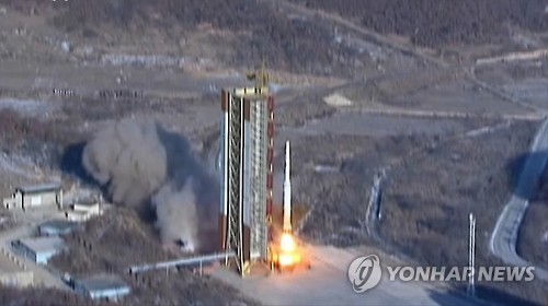 北朝鮮は２０１６年２月、地球観測衛星と称する「光明星」を打ち上げた（朝鮮中央テレビの記録映画から）＝（聯合ニュース）≪転載・転用禁止≫