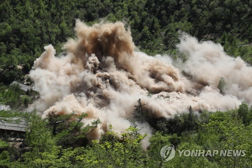 38 North: Edificios y carreteras permanecen intactos en el recinto de pruebas nucleares norcoreano