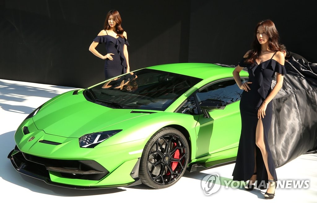 Lamborghini Aventador debuts in S. Korea | Yonhap News Agency