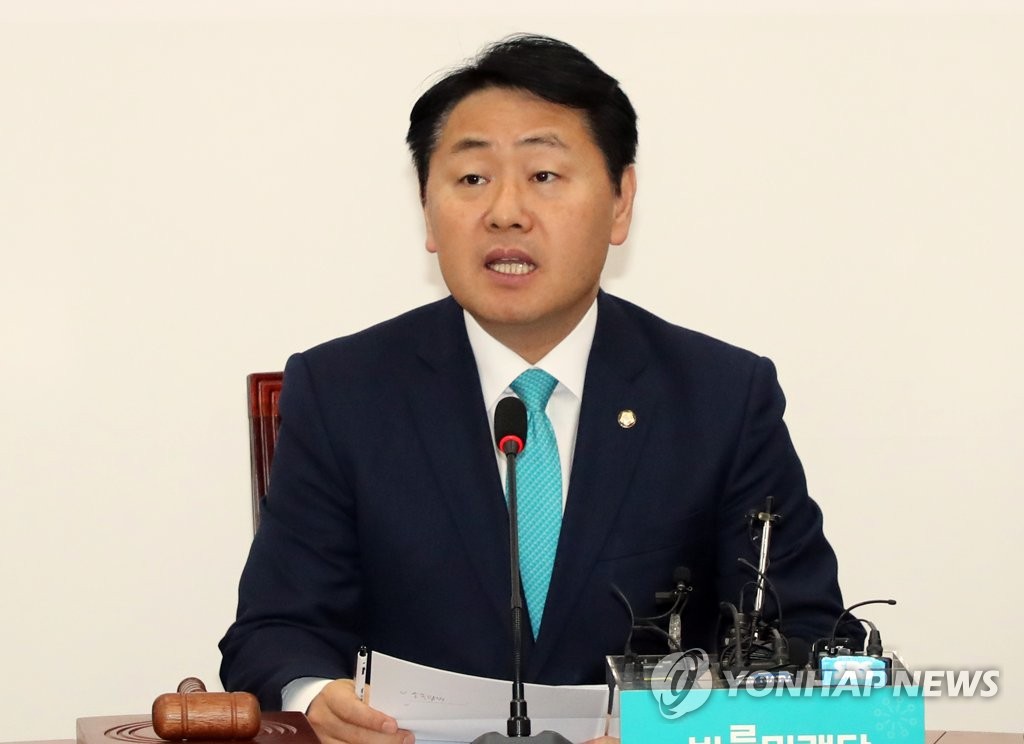 발언하는 김관영 원내대표