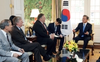 (3rd LD) Moon emphasizes need to continue U.S.-N. Korea dialogue