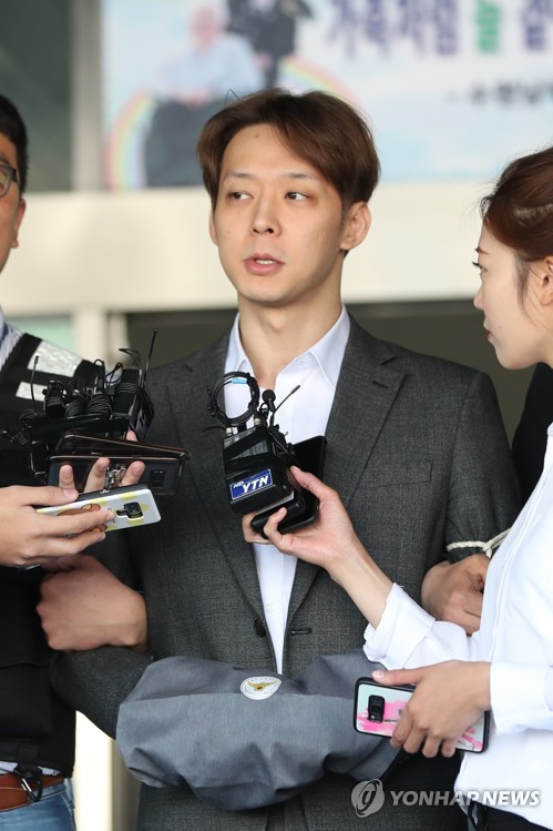 Los fiscales demandan una pena de prisión para el cantante-actor Park Yoo-chun