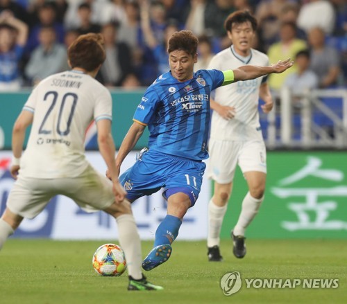 (LEAD) 2 S. Korean clubs eye trip to quarterfinals at AFC Champions League