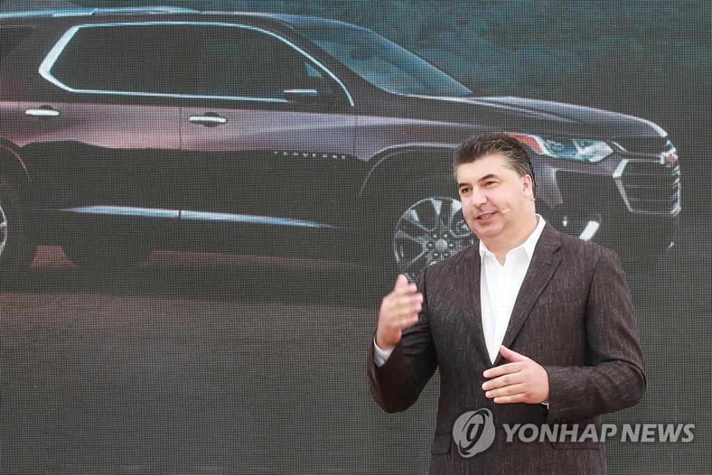 In this photo taken on Sept. 3, 2019 and provided by GM Korea, the carmaker's President and CEO Kaher Kazem delivers a briefing on the Chevrolet Traverse sport-utility vehicle during a launching event held in Yangyang, Gangwon Province. (PHOTO NOT FOR SALE) (Yonhap)