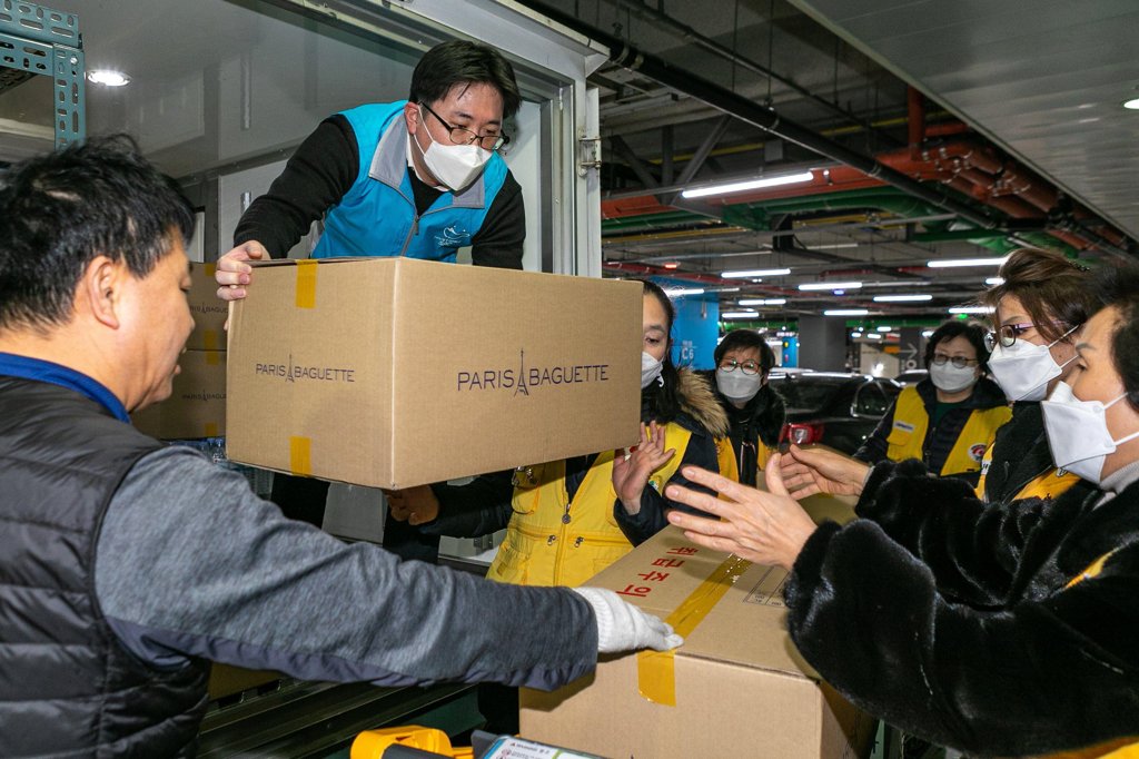 Korean companies join virus fight with relief goods