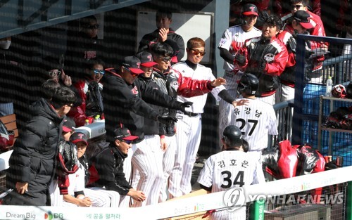 LG Twins beat defending champs Doosan Bears to open 2020 KBO season