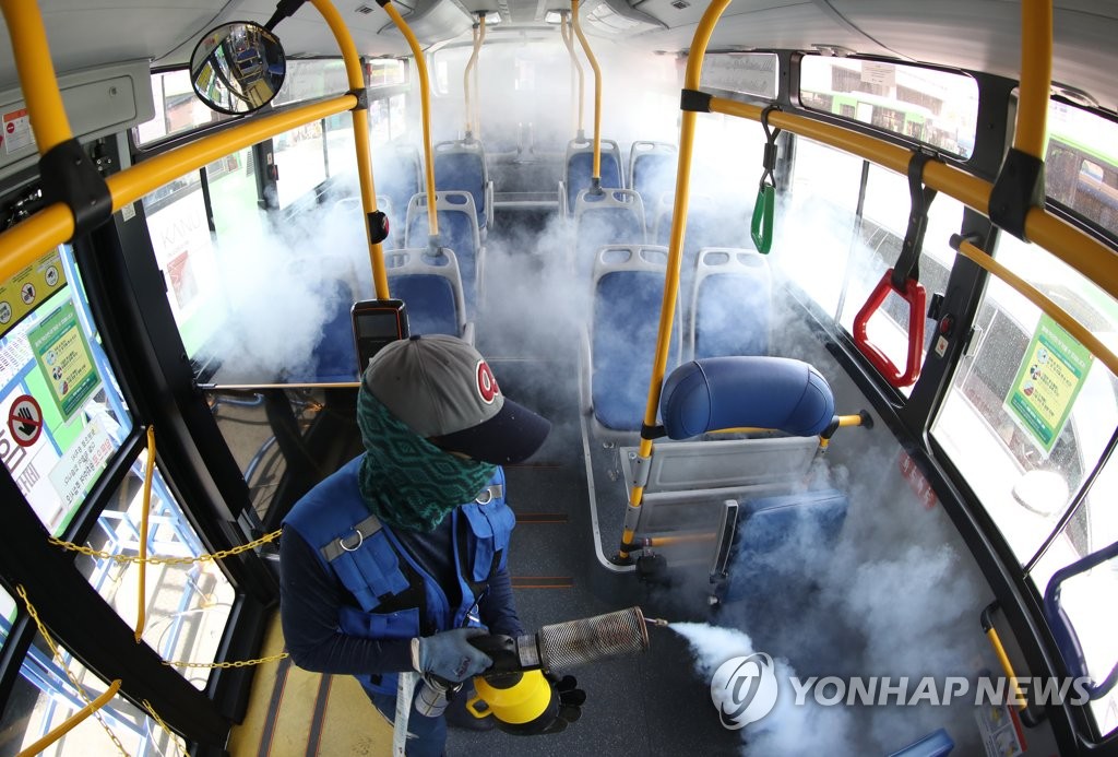 Air-conditioned buses in Seoul to run with windows open amid virus woes
