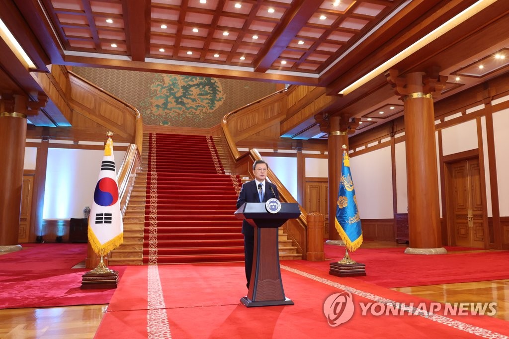 文大統領が新年の辞　韓日関係「未来志向的発展へ引き続き努力」