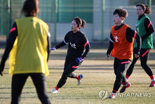 여자축구 한국-중국 도쿄올림픽 PO, 4월로 연기…코로나19 여파