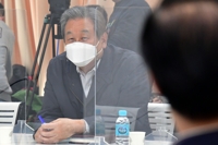 '가짜 수산업자' 렌터카·넥타이 받은 김무성 검찰 송치(종합)