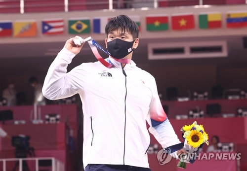 JO de Tokyo-Bilan J6 : l'argent en judo, certitude d'une médaille de bronze en badminton