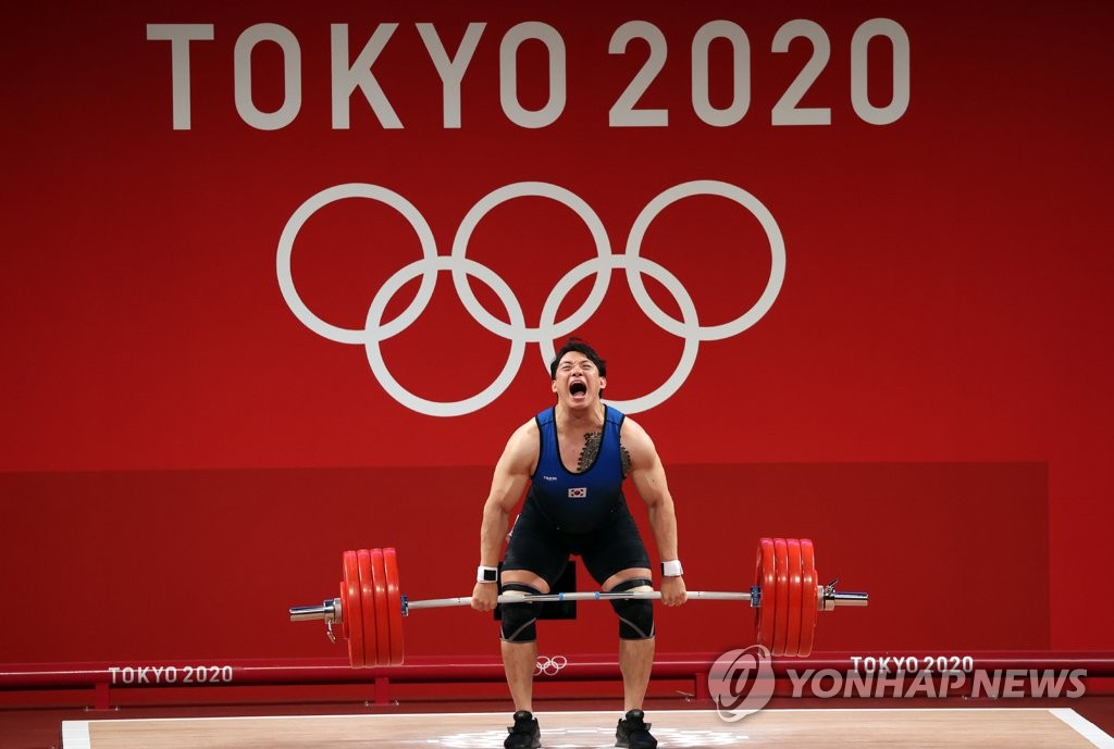 (Olympics) Weightlifter hopeful for better future after pushing himself to limits
