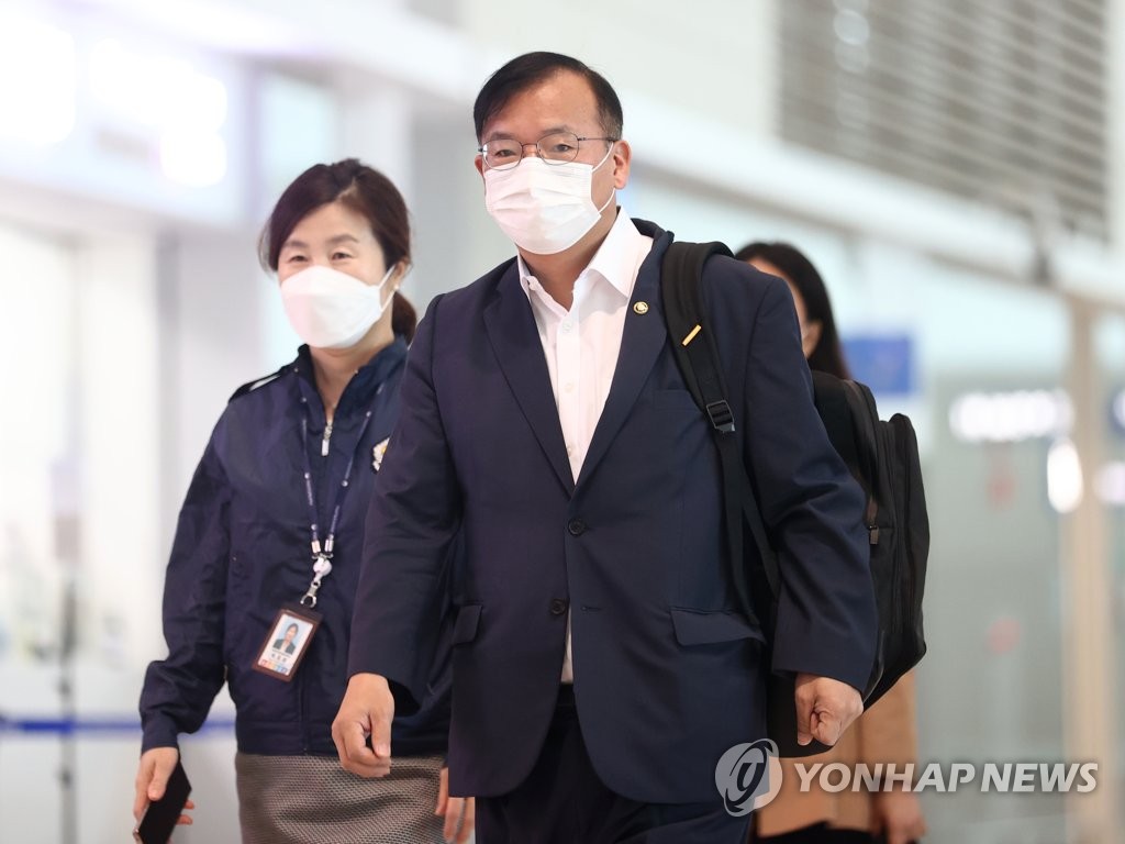 강도태 보건복지부 차관 출국