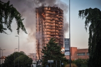 불타는 이탈리아 밀라노 15층 건물
