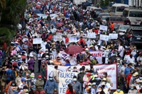 비트코인 법정통화 채택 항의하는 엘살바도르 시위대