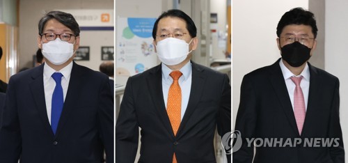 '김학의 출국금지' 불법이었나…15일 첫 법원 판단