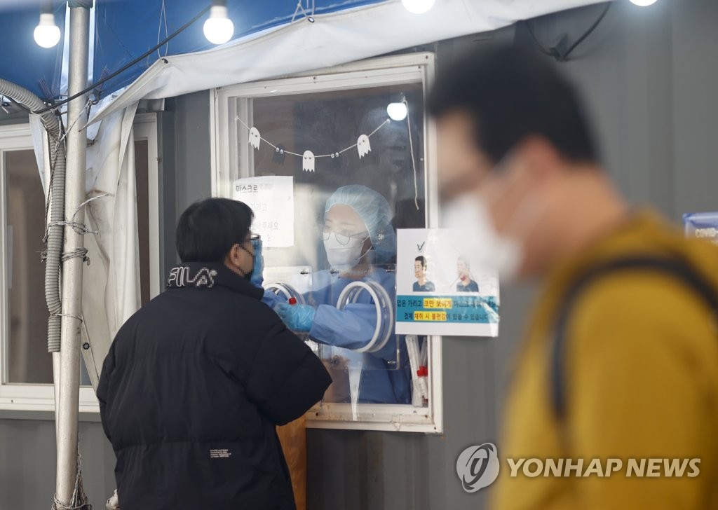 韓国の新規コロナ感染者　２日連続で２千人超＝制限緩和で増加か