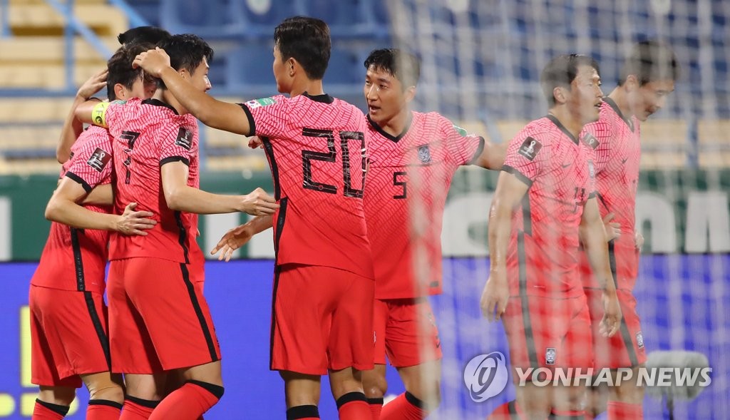 이라크전 이재성 선제골에 기뻐하는 한국 대표팀