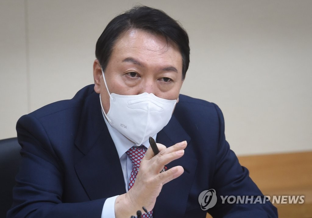 한국과학기술단체총연합회 간담회에서 발언하는 윤석열 대선 후보