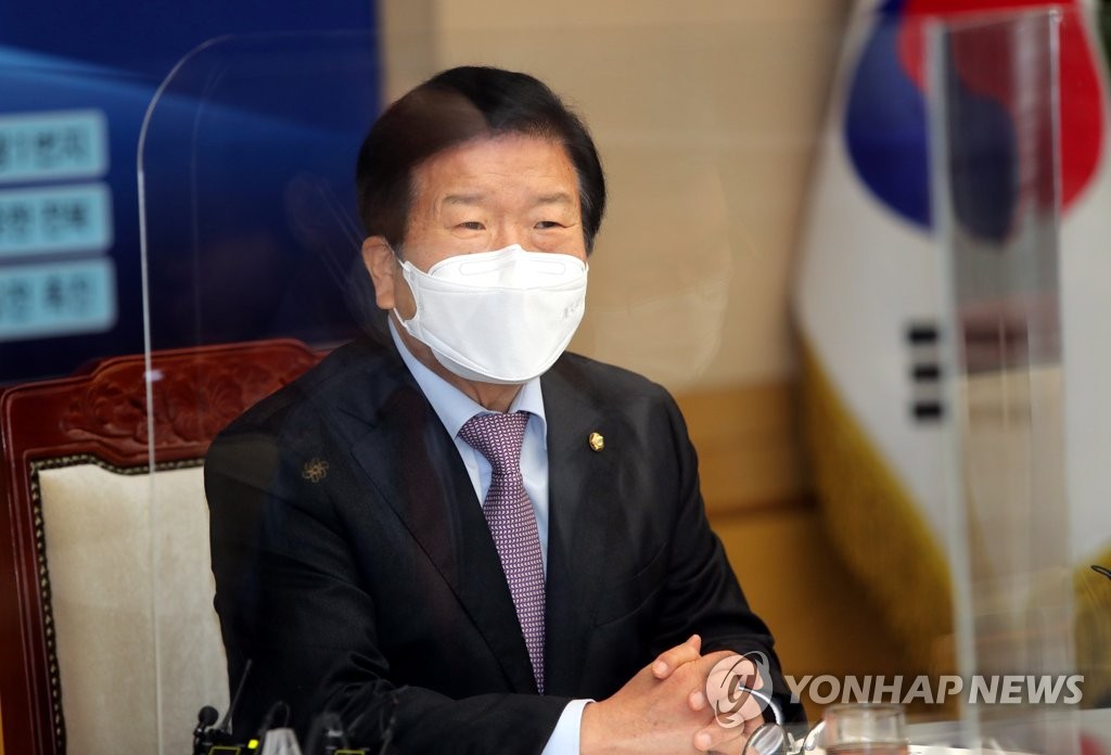 رئيس البرلمان الكوري الجنوبي يحضر حفل افتتاح أولمبياد بكين