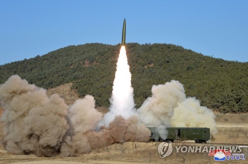 Lanzamiento de dos misiles guiados ferroviarios de Corea del Norte