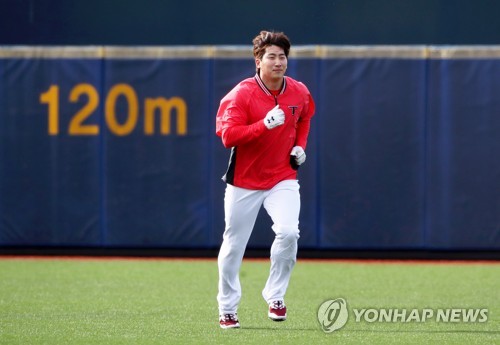 런닝하는 나성범
