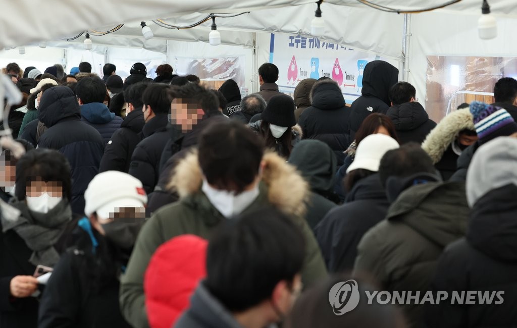 韓国の新規コロナ感染者　２日連続で１７万人超