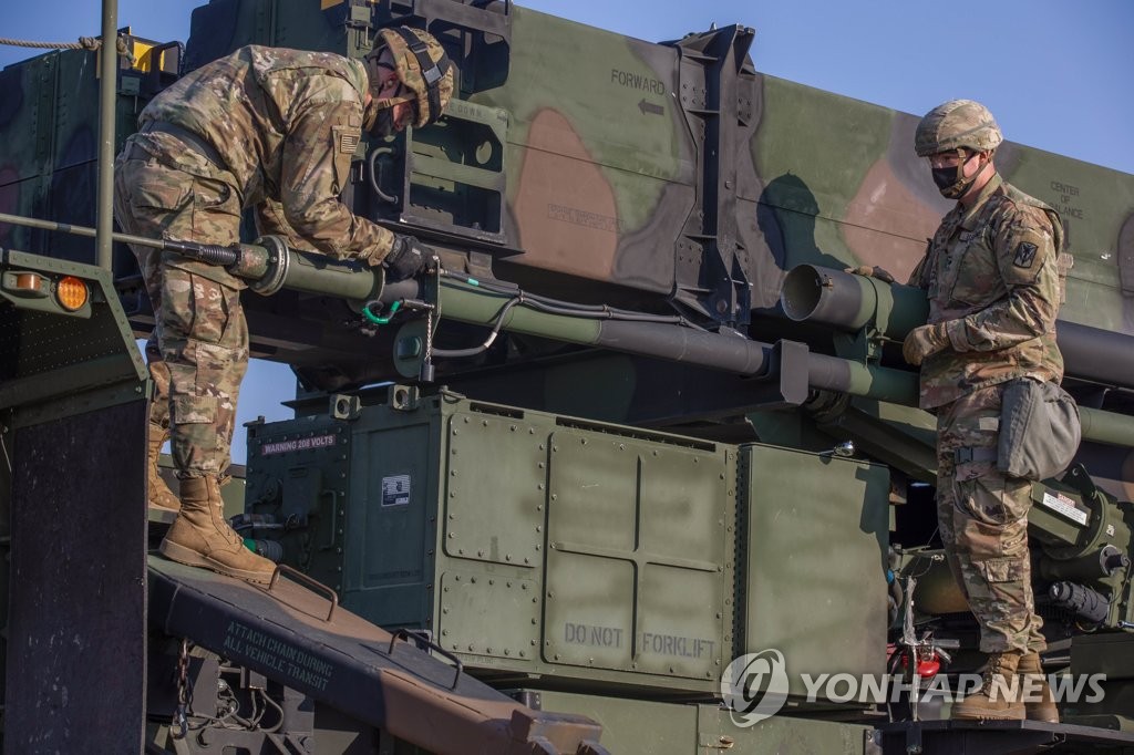 This undated photo, provided by the U.S. Forces Korea (USFK) on March 15, 2022, shows American soldiers from its 35th Air Defense Artillery Brigade undergoing a drill to intercept missiles in the wake of North Korea's latest missile launches. (PHOTO NOT FOR SALE) (Yonhap)