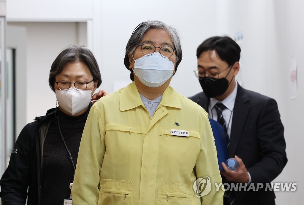 屋外でのマスク着用義務解除　「政治判断」を否定＝韓国当局