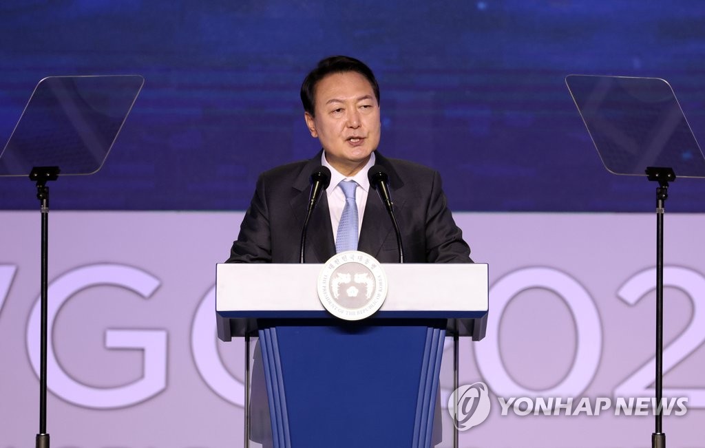 President Yoon Suk-yeol gives congratulatory remarks during the opening of the 28th World Gas Conference at the EXCO convention center in Daegu, 302 kilometers southeast of Seoul, on May 24, 2022. (Yonhap)