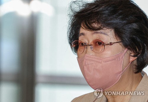 "김승희, 홍보성 여론조사에 입법정책개발비 투입"