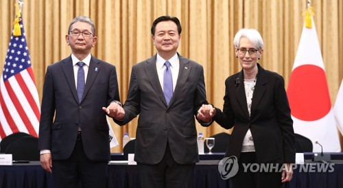 (2e LD) Séoul, Washington et Tokyo décident de renforcer les liens dans la sécurité face à Pyongyang