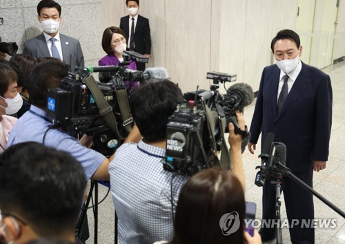 الرئيس يون يؤكد على شرعية التحقيقات مع مسؤولين في الحكومة السابقة