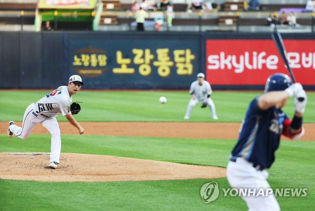 역투하는 엄상백